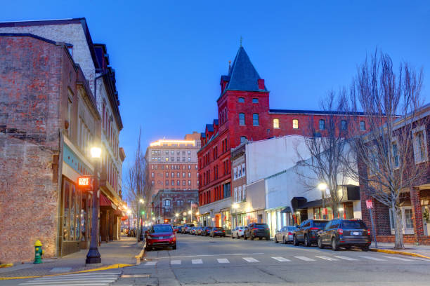 istock Downtown New London, Connecticut 1463601503