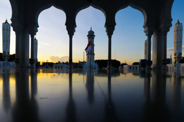 istock Sunrise at the Baiturahhman Grand Mosque 1463652500