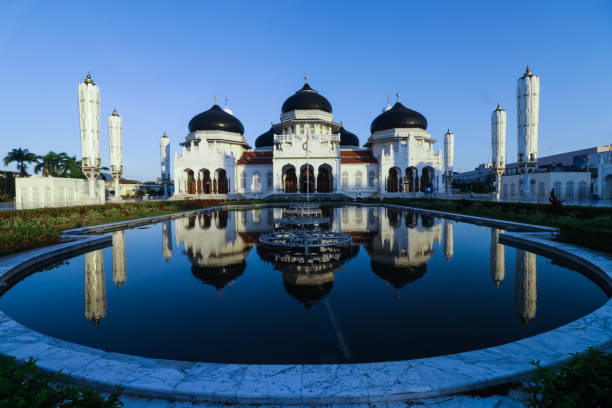 istock Sunrise at the Baiturahhman Grand Mosque 1463655252