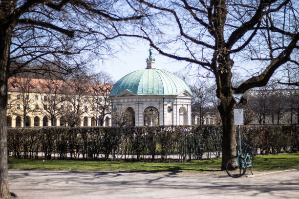 the hofgarten in munich city - diana pavilion imagens e fotografias de stock