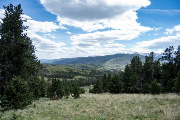 istock Mesmerizing view of a beautiful mountainous landscape 1463708261