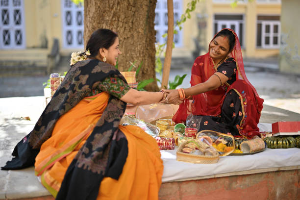 istock Senior woman buying bangles from a local bangle Vendor 1463815837