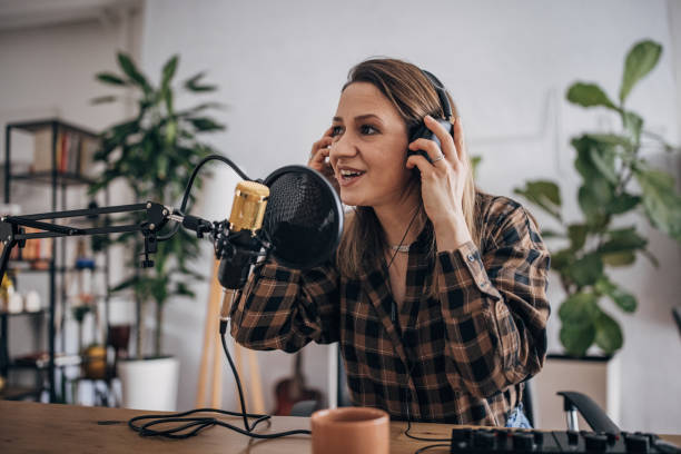 istock Podstaker, a young woman works alone in the studio 1463816760