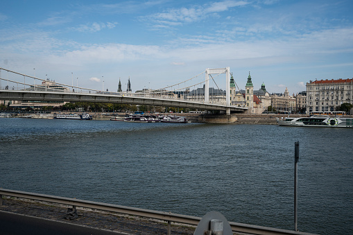 Budapest, Elizabeth bridge
