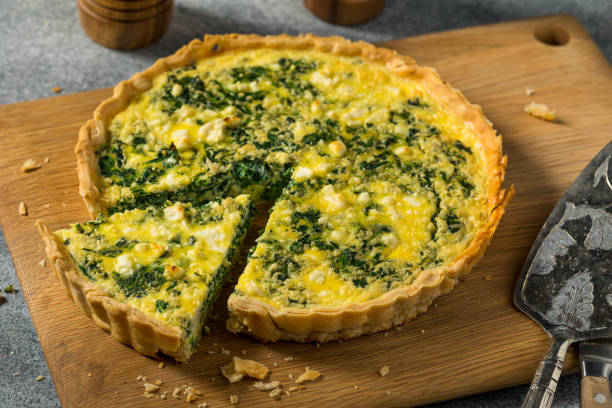 feta caseiro espinafre quiche tart - tart - fotografias e filmes do acervo