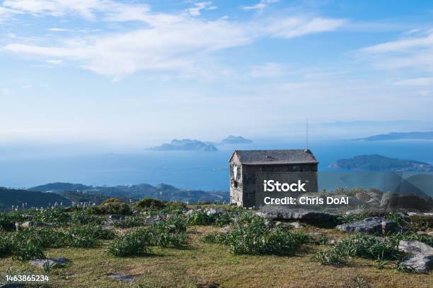 Mountain Hut With Views Of The Cies Islands In Galicia Alta Da Groba Baiona Spain Stock Photo - Download Image Now