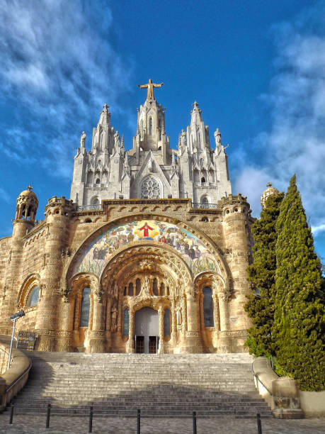 templo do sagrado coração de jesus em barcelona. barcelona - espanha - mount tibidabo - fotografias e filmes do acervo