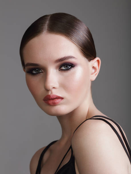 istock Beautiful woman with bright make-up 1463873019