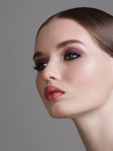 istock Beautiful woman with bright make-up 1463873023