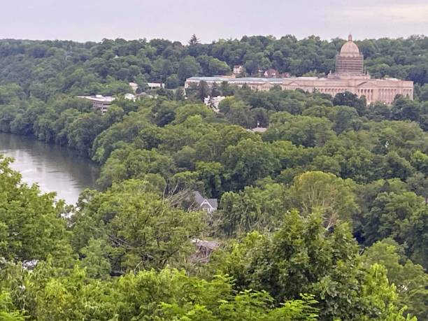 istock View of the Kentucky State Capitol Building 1463900810