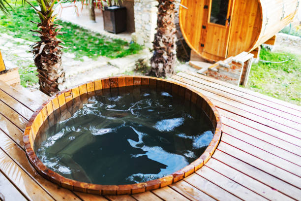 tabung panas luar ruangan - kolam sauna potret stok, foto, & gambar bebas royalti