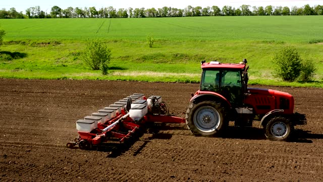 Seeding tractor