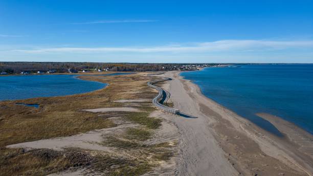 istock High-angle view of Atlantic ocean coast under the blue sky. 1464060091