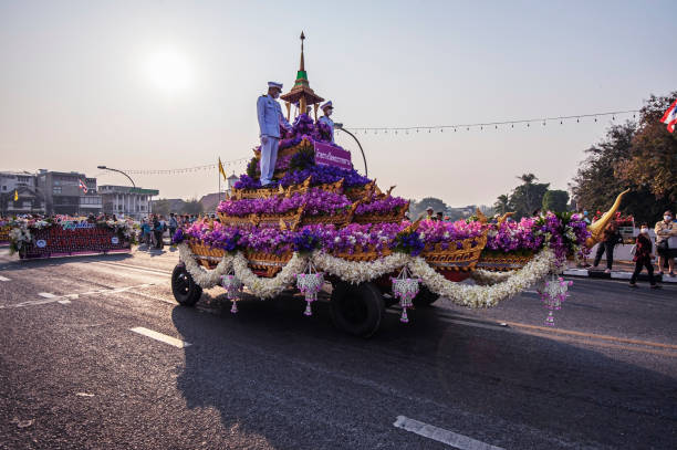 carri e sfilate di fiori il 46 ° festival annuale dei fiori 2023 a chiang mai, thailandia - 46th street foto e immagini stock