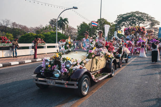 carri e sfilate di fiori il 46 ° festival annuale dei fiori 2023 a chiang mai, thailandia - 46th street foto e immagini stock