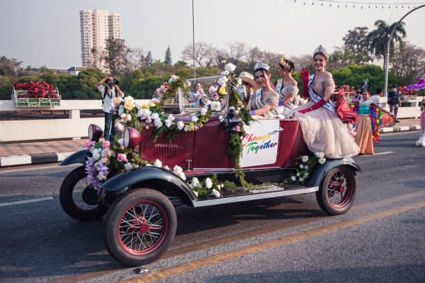 carri e sfilate di fiori il 46 ° festival annuale dei fiori 2023 a chiang mai, thailandia - 46th street foto e immagini stock