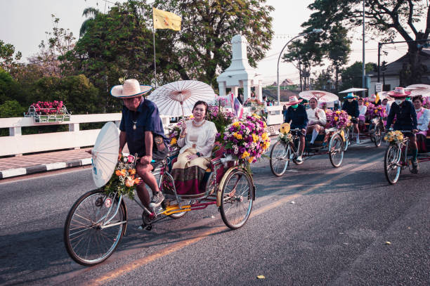 carri e sfilate di fiori il 46 ° festival annuale dei fiori 2023 a chiang mai, thailandia - 46th street foto e immagini stock