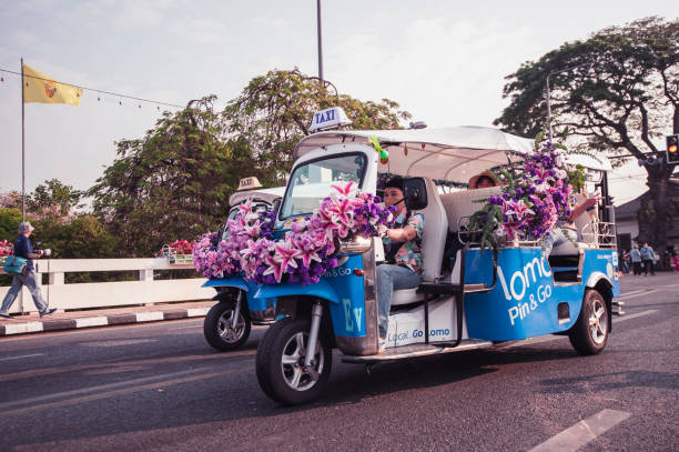 carri e sfilate di fiori il 46 ° festival annuale dei fiori 2023 a chiang mai, thailandia - 46th street foto e immagini stock