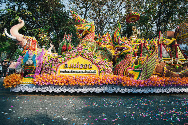 carri e sfilate di fiori il 46 ° festival annuale dei fiori 2023 a chiang mai, thailandia - 46th street foto e immagini stock