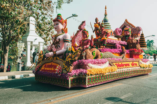 carri e sfilate di fiori il 46 ° festival annuale dei fiori 2023 a chiang mai, thailandia - 46th street foto e immagini stock