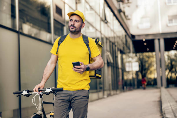 istock Delivering food to customers 1464185519