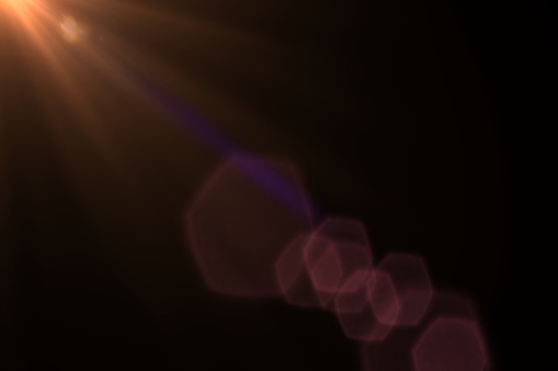 Representación digital de la luz de los rayos solares aislada sobre el fondo negro para el diseño de superposición o la edición de fotos de fusión de pantalla photo