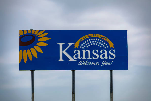 istock Welcome to Kansas sign 1 1464327849