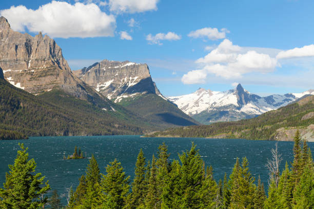 istock Saint Mary Lake with mountains 1464385056