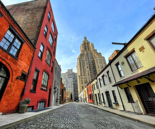 istock Artist Alley 1464473514