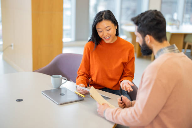 istock How to build relationships with investors 1464494821