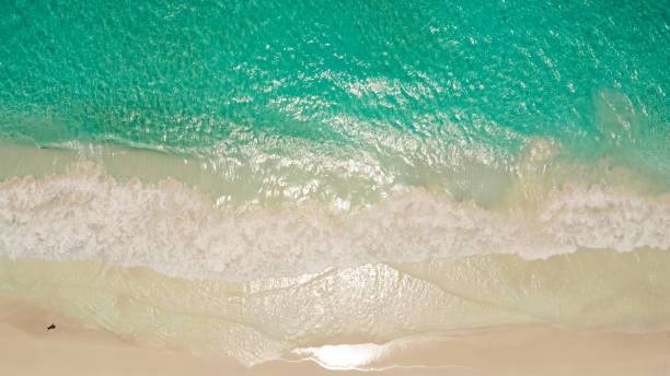 istock Top view over beach sea. Beautiful sea waves. 1464593903