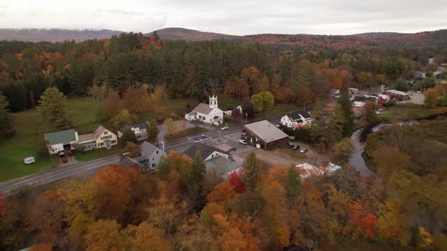 londonderry vermont in new england aerial pullout in fall