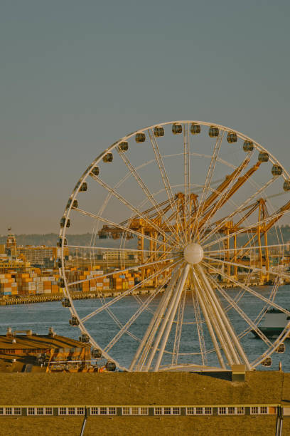 grande roue - retro fish day sunset sunlight photos et images de collection