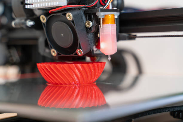 modern 3d printer and multi-colored filament spools - printout industry printer workshop imagens e fotografias de stock