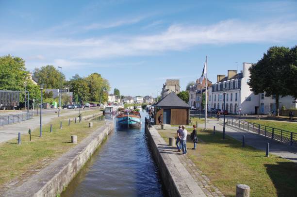 A lock of the Saint Martin canal in Rennes A boat has just passed the lock. ille et vilaine stock pictures, royalty-free photos & images