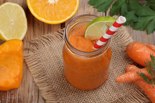 Healthy Carrot Detox Drinks