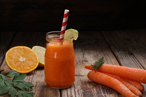Healthy Carrot Detox Drinks