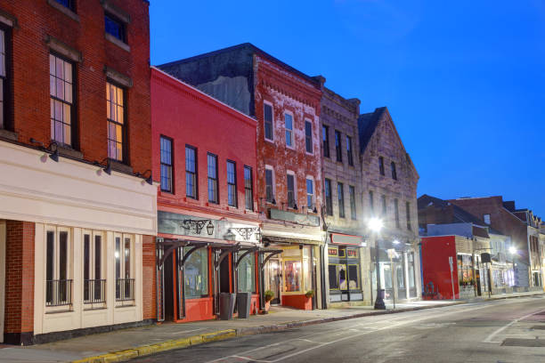 istock Downtown New London, Connecticut 1464798659