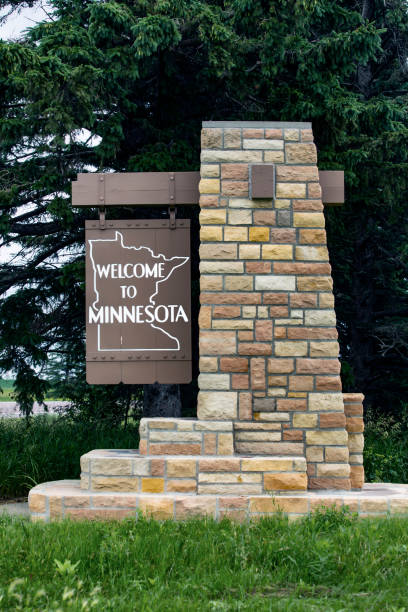 istock Welcome to Minnesota sign 2 1464806903