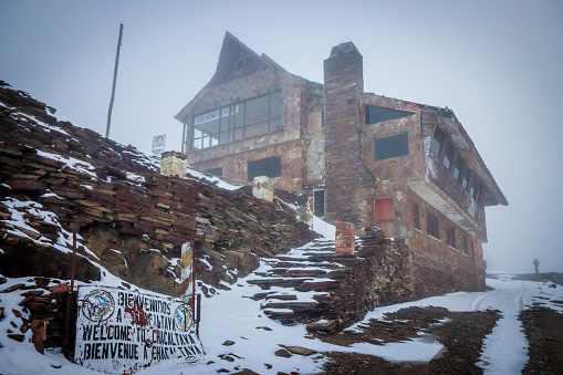 The Chacaltaya Ski Resort is an abandoned ski resort that attracts tourists today. It is at a height of 5300m. This building shows the old ski lodge.