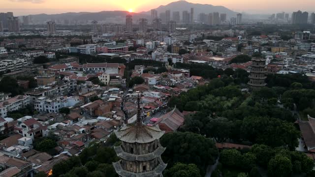 The Majestic Sunset at Kaiyuan Temple
