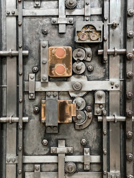 アーチ型ドア - old fashioned antique lock machine part ストックフォトと画像