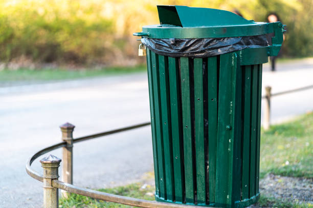 istock A trash can in a park in Munich 1464966873