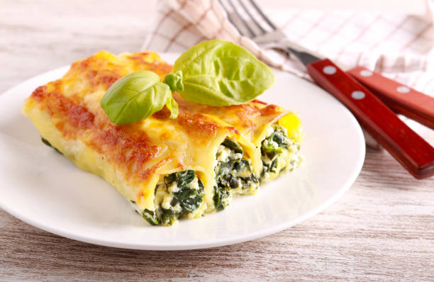 Ricotta and spinach filling cannelloni