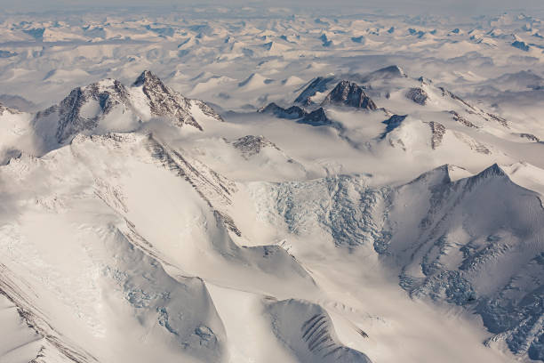 istock Aerial view of Antarctica's Transantarctic Mountain Range 1464980421