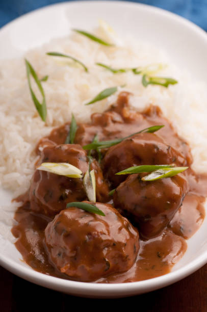 honey garlic meatballs - fine dining grilled spring onion healthy lifestyle imagens e fotografias de stock