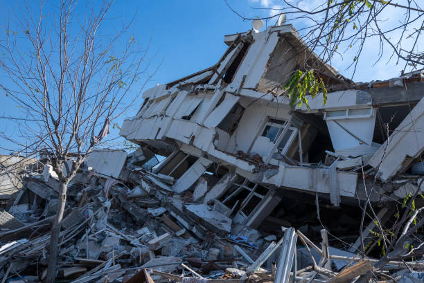 istock House destroyed in earthquake 1464990024
