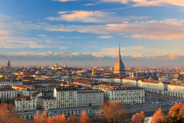 turyn panoramiczny widok na miasto - travel monument church roof zdjęcia i obrazy z banku zdjęć