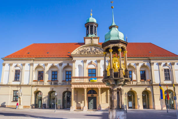 마그데 부르크의 역사적인 시청 앞의 역사적인 랜드 마크 스톡 사진