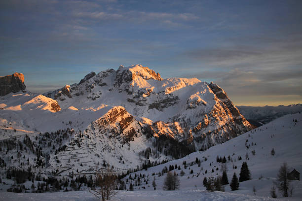 istock MONTE AVERAU - DOLOMITES UNESCO HERITAGE 1465220888